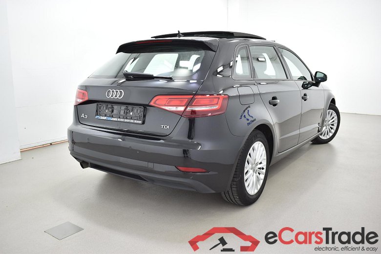 Audi A3 SB 1.6 TDi Pano Xenon Navi Leather Klima PDC ... #3
