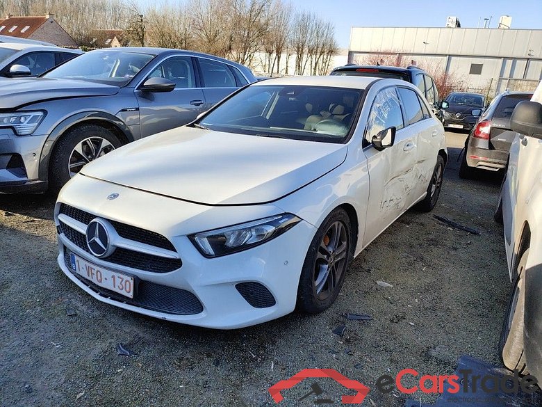 Mercedes-Benz A-Klasse A 180 d DCT Launch Edition 7-Gtronic Aut. ***Damaged car***Engine starts***PVBIS9.4 #1