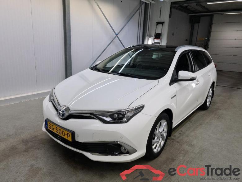 TOYOTA Auris Touring Sports 1.8 Hybr. Exec. Go #1
