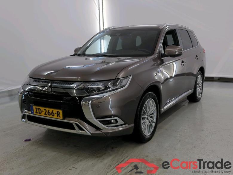 MITSUBISHI Outlander \'15 Mitsubishi Outlander PHEV Instyle 5d #1