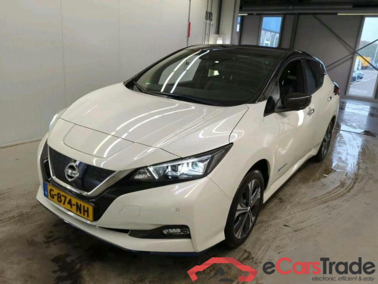 NISSAN LEAF 62
