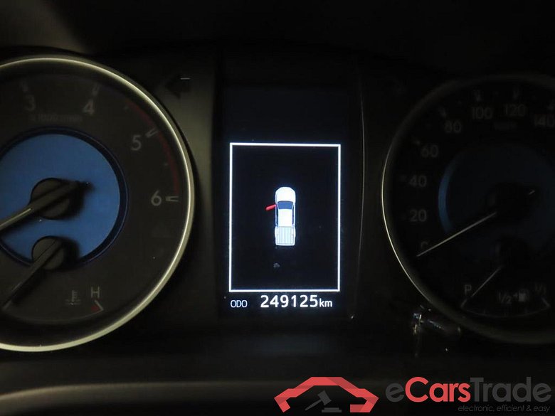 TOYOTA HILUX 2.4 D-4D-F DC Prof. #4