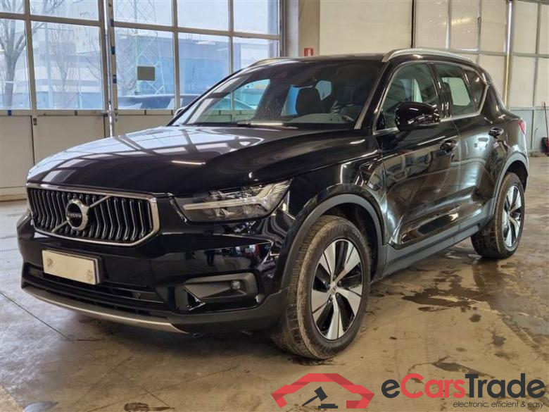 Volvo 228 VOLVO XC40 / 2017 / 5P / SUV T5 PLUG-IN HYBRID AUTO RECH INSCRIP EXPR