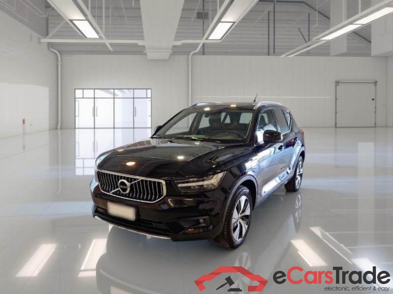 Volvo 228 VOLVO XC40 / 2017 / 5P / SUV T5 PLUG-IN HYBRID AUTO RECH INSCRIP EXPR