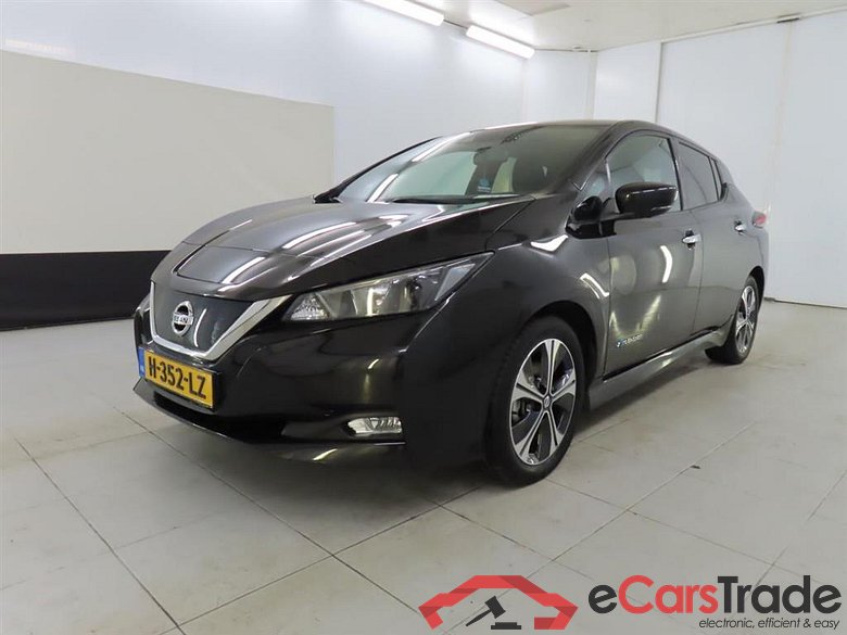 NISSAN Leaf N-Connecta 40 kWh #1