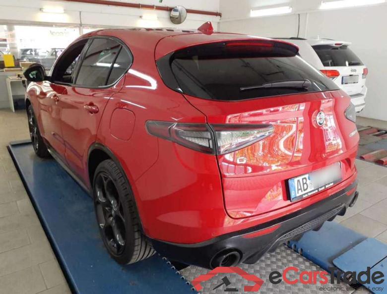 Alfa_romeo Competizione Q4 Stelvio 2.0 Turbo AT8 #2