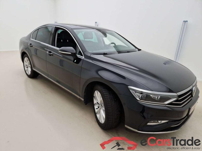 Volkswagen Passat 1.6 TDI Elegance Aut. Pano LED-Matrix Navi Sport-Leather KeylessGo Camera Klima PDC ... #2