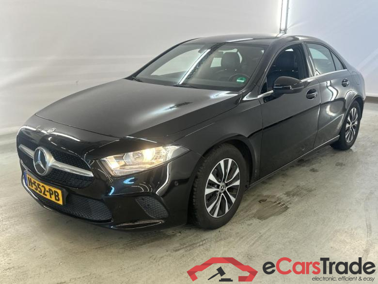 Mercedes A-Class Lim '18 Mercedes-Benz A-Klasse Limousine A 200 7G-DCT Business Solution 4d
