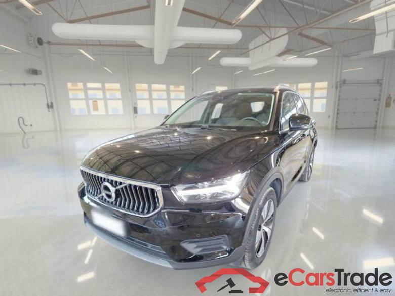 Volvo 78 VOLVO XC40 / 2017 / 5P / FUORISTRADA T4 PLUG-IN HYBRID AUTO RECH INSC EXPR N1 #1