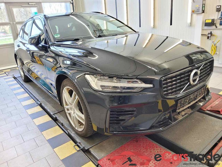 Volvo V60 Kombi (2018->) DE - Kb5 T6 Twin Engine AWD EU6d, R Design Expression Plug-In AWD (E6d), 2020 - #2
