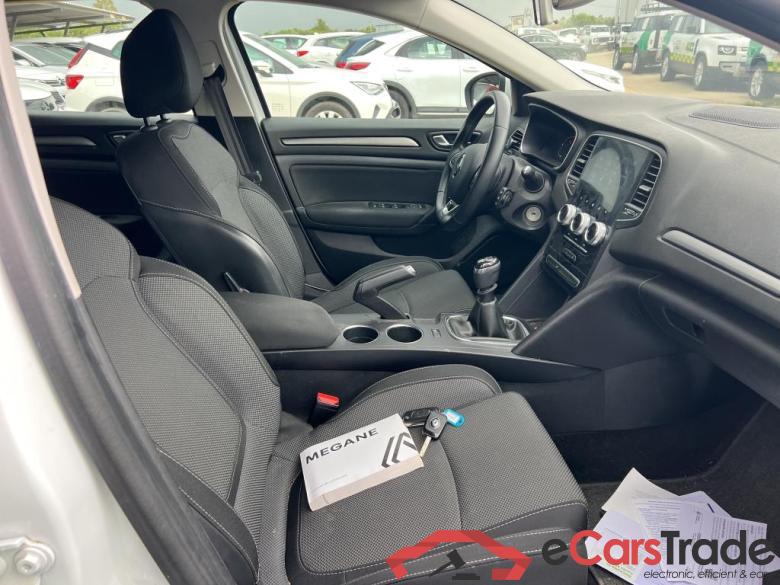 Renault Equilibre Blue dCi 85 kW (115CV) Megane IV Berlina 5P Equilibre 1.5 dCi 115CV MT6 E6d #6