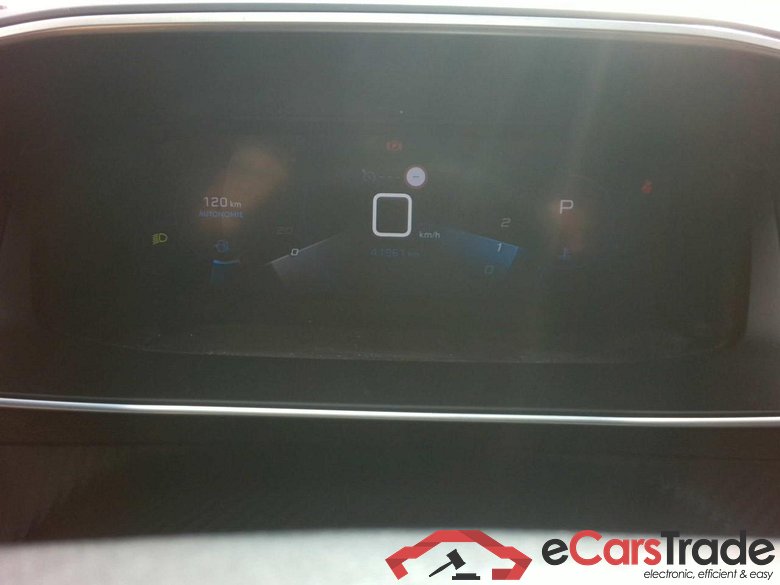 PEUGEOT 2008 Allure Pack 130 S&S EAT8 PureTech #4