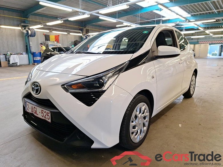 TOYOTA AYGO - 2018 1.0i VVT-i x-play II #1