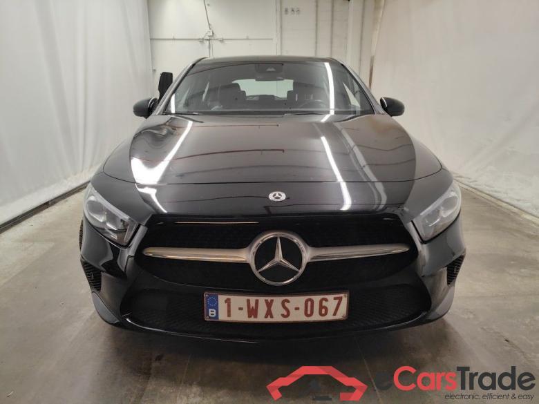Mercedes-Benz A-Klasse A 180 d DCT Launch Edition 5d #1