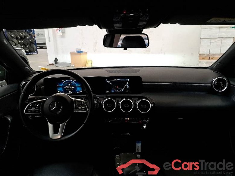 Mercedes 45 MERCEDES-BENZ CLASSE A / 2018 / 5P / BERLINA A 200 D AUTOMATIC SPORT #3