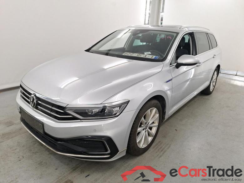 VOLKSWAGEN Passat 1.4 TSI MSQ VARIANT GTE BUSINESS