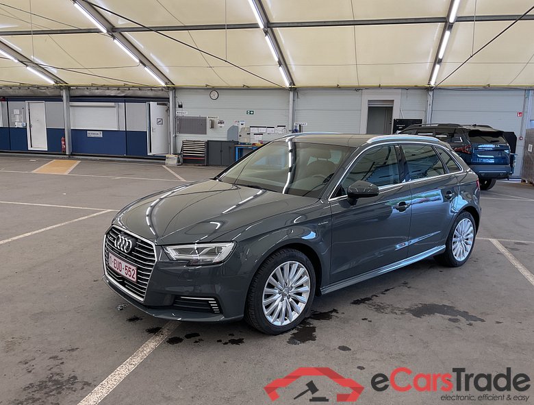 AUDI A3 Sportback e-tron (PHEV) Audi A3 Sportback Design e-tron 1.4 TFSI  150(204) kW(ch) S tronic