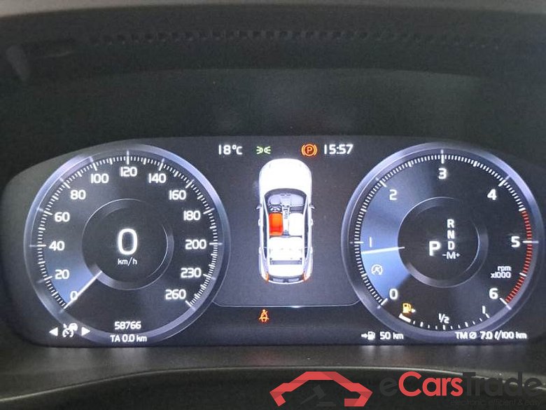 Volvo 46 VOLVO XC40 / 2017 / 5P / SUV D3 AWD GEARTRONIC R-DESIGN #4