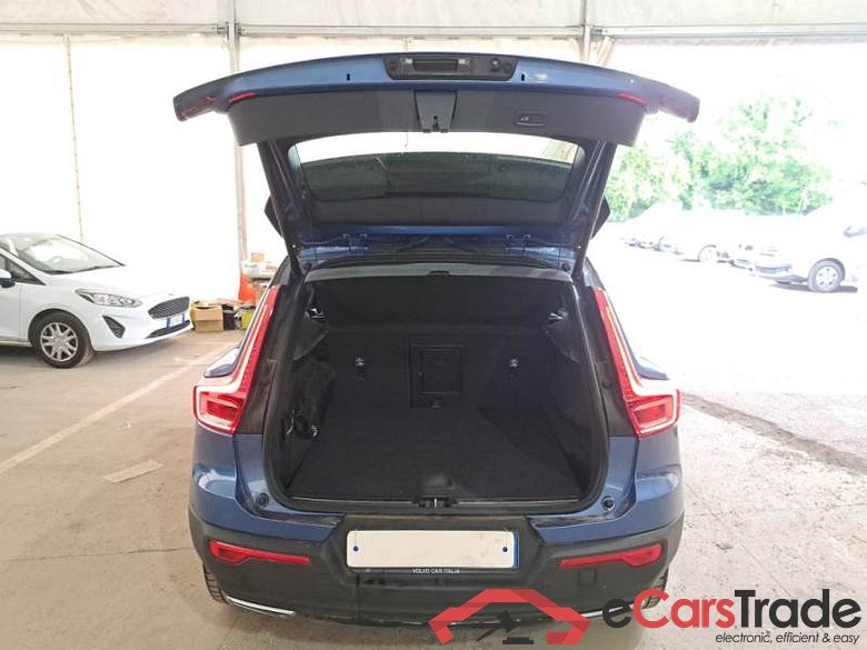 Volvo 46 VOLVO XC40 / 2017 / 5P / SUV D3 AWD GEARTRONIC R-DESIGN #5