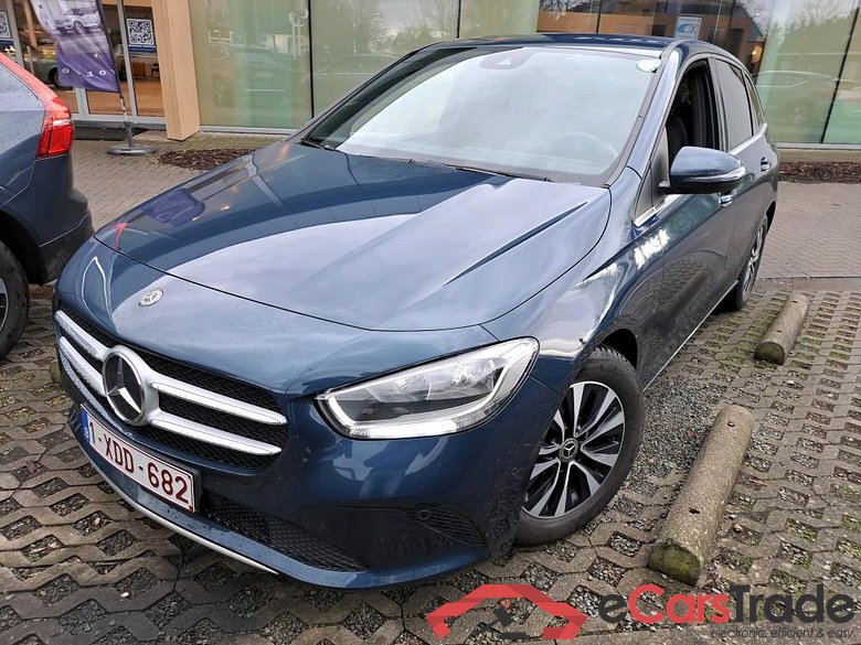 MERCEDES - MER B 180 D 116PK 7G-DCT Business Solution & Towing Hook