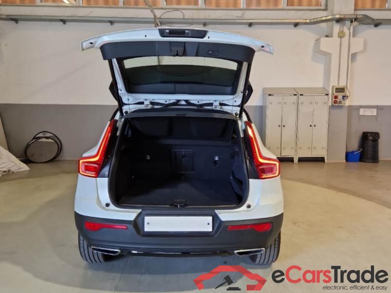 Volvo 46 VOLVO XC40 / 2017 / 5P / SUV D3 AWD GEARTRONIC R-DESIGN #5