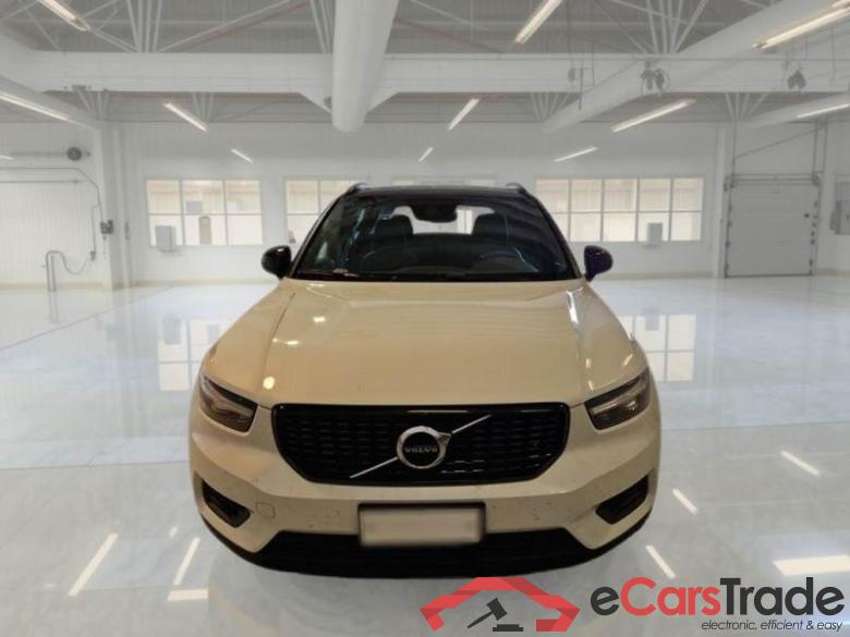 Volvo 46 VOLVO XC40 / 2017 / 5P / SUV D3 AWD GEARTRONIC R-DESIGN #6