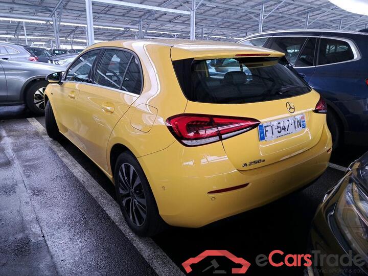 Mercedes A 250e Plug-In Hybrid Aut. LED-Xenon Widescreen Navi 1/2 Sport-Leather KeylessGo Camera Klima PDC ... #4 Mercedes A 250e Plug-In Hybrid Aut. LED-Xenon Widescreen Navi 1/2 Sport-Leather KeylessGo Camera Klima PDC ... #4