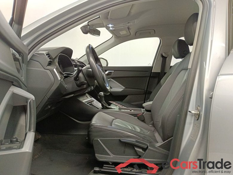 Audi Q3 35 TDI S Tronic Business Edition 5d #3