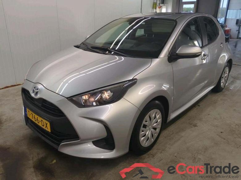 TOYOTA Yaris 1.5 Hyb. Active #1