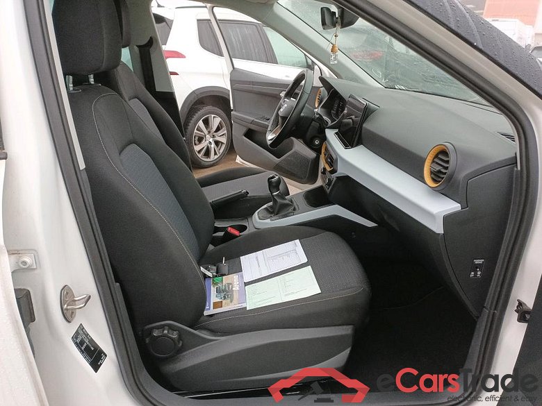 SEAT Arona / 2017 / 5P / todoterreno 1.0 TSI 81kW (110CV) Style Plus (AC) #6