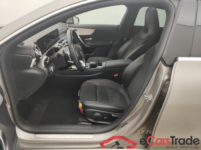 MERCEDES CLASSE CLA SB- 2019 CLA 200d 150 Bus Sol 8G-DCT (EU6 d) 5d Aut #3