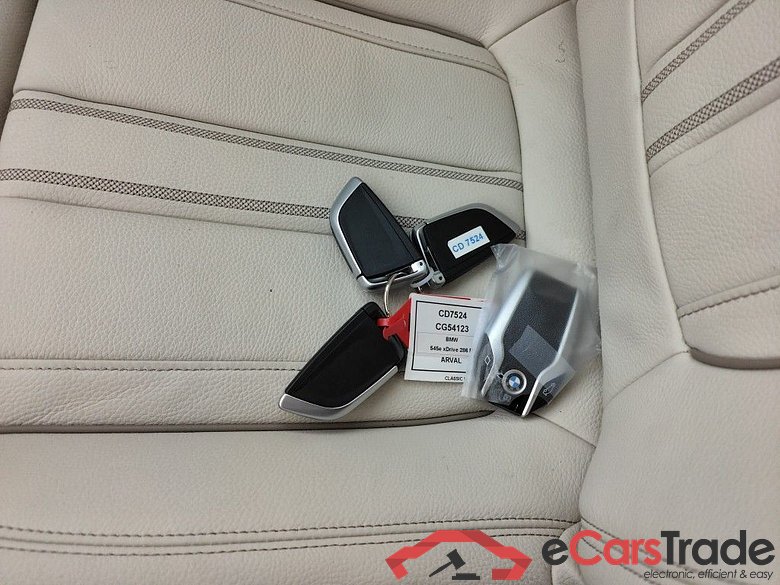 BMW 5 - 2020 545eXA 286 PHEV 4d #6