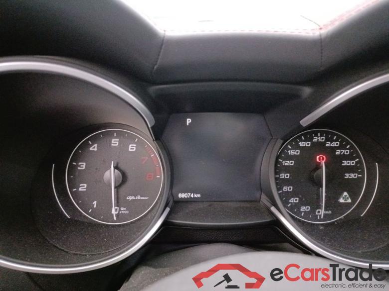 Alfa Romeo Stelvio 2.9 Quadrifoglio 5d #6