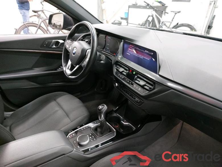 BMW - BMW 1 HATCH 118i 140PK Advantage Pack Business & Live CockPit Plus & PDC Front & Rear  * PETROL * #3