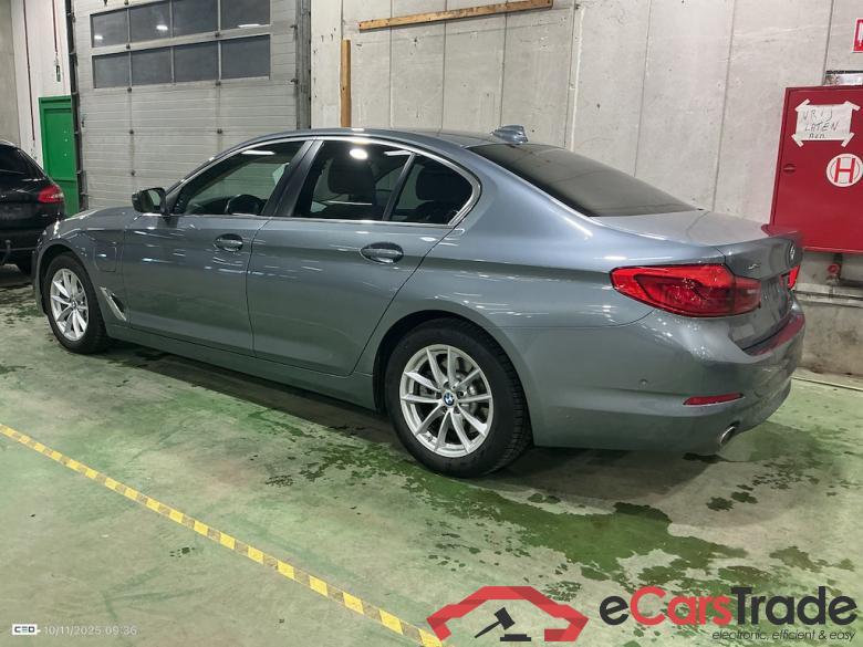 BMW 5 - 2017 530eXA PHEV Performance OPF #3