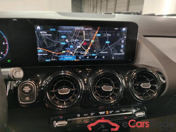 Mercedes GLA 180d Aut. Pano LED-Xenon Widescreen Navi 1/2 Leather KeylessGo Camera Klima PDC ... #6