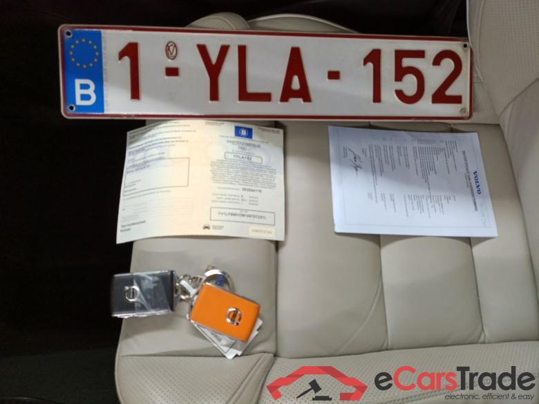 Volvo XC90 2.0 T8 4WD Geartronic R-Design 7PL. 5d #4