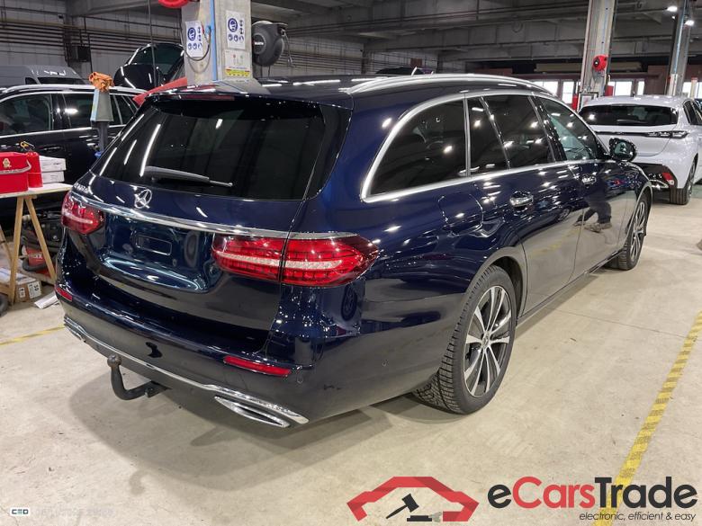 MERCEDES-BENZ E-CLASS BREAK 2.0 E 300 DE AUTO Premium Plus #4