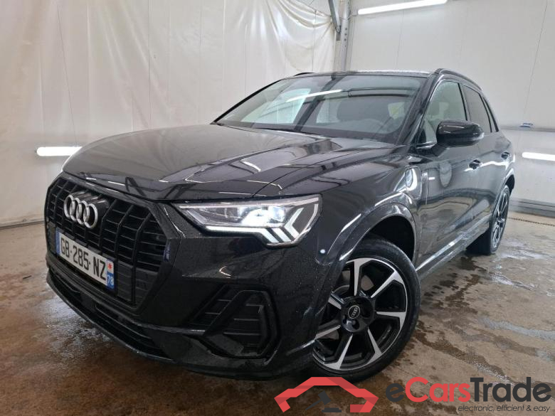 AUDI Q3 / 2018 / 5P / SUV 45 TFSI E 245 S TRONIC S LINE