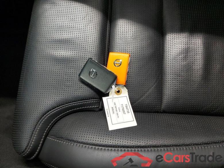 VOLVO V90 - 2020 2.0 T8 303 AWD PHEV R-Design Geartronic 5d #4