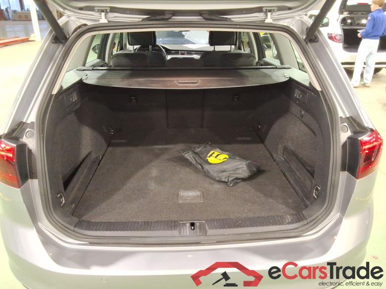 VOLKSWAGEN PASSAT VARIANT DIESEL - 2019 1.6 TDi SCR Style Business DSG #3