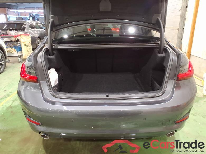 BMW 3-serie 2.0 318DA (100KW) BERLINE #3