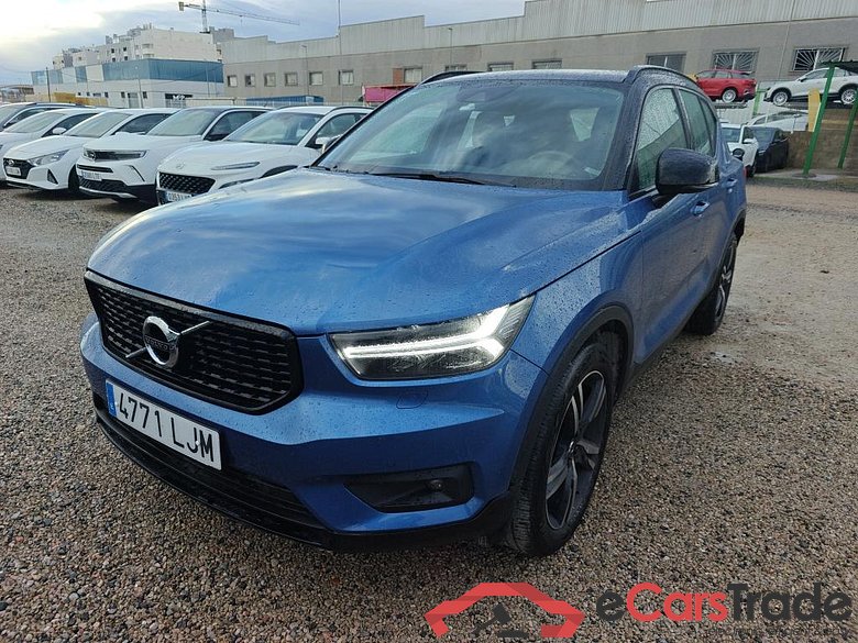 VOLVO XC40 / 2017 / 5P / todoterreno 1.5 T3 R-Design Auto