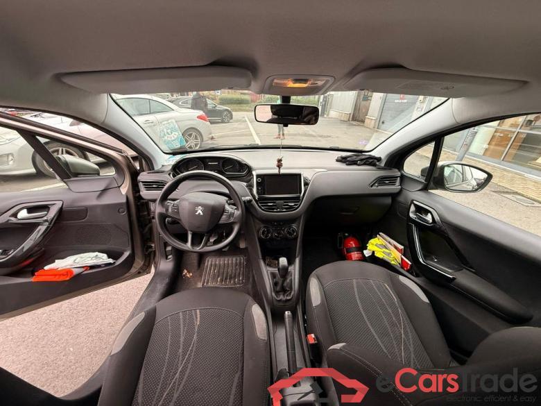 PEUGEOT 208 1.4i Active #6