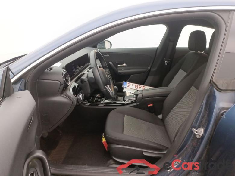 Mercedes-Benz CLA CLA 180 d Business Solution 4d #3