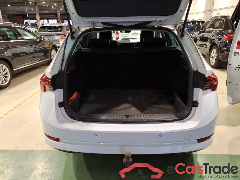 SKODA OCTAVIA COMBI DIESEL - 2020 2.0 CR TDi EVO Ambition #3