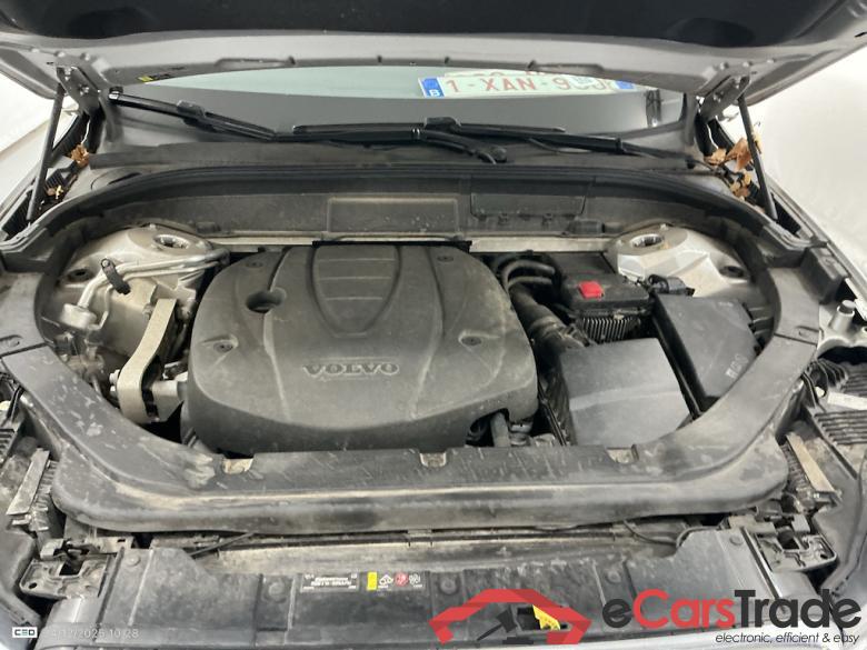 VOLVO XC60 2.0 D4 120KW GEARTRONIC MOMENTUM PRO #6