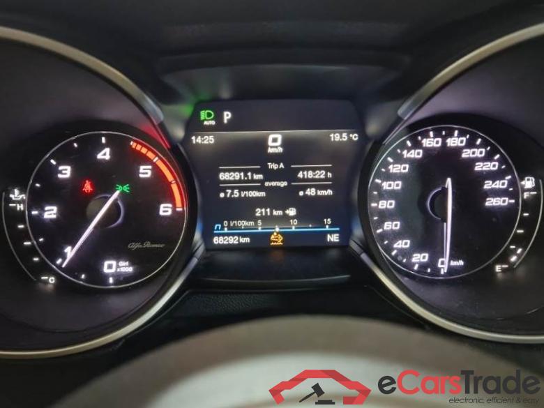 ALFA ROMEO STELVIO / 2017 / 5P / SUV 2.2 TD 160 CV SUPER BUSINESS AT8 RWD #4