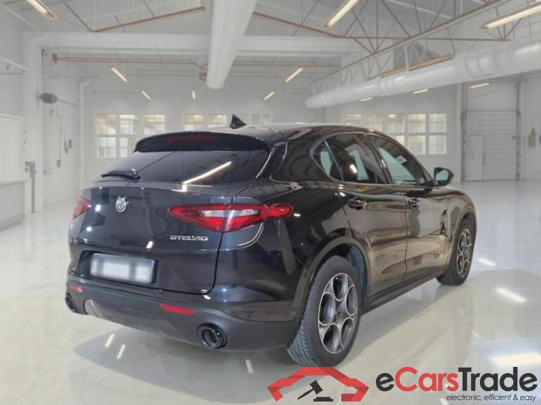 ALFA ROMEO STELVIO / 2017 / 5P / SUV 2.0 T 200 CV SPRINT AT8 Q4 #2