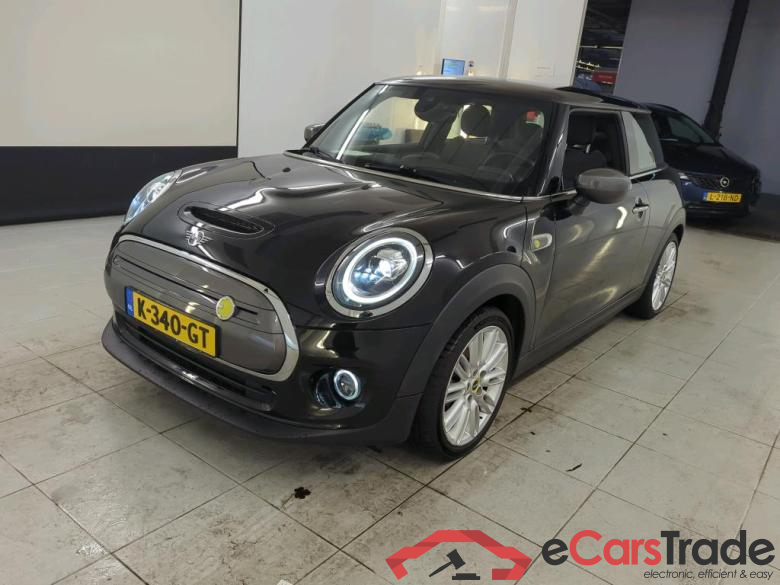 MINI Electric Essential 3d